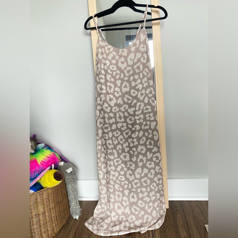 Pink Lily beige leopard print dress
